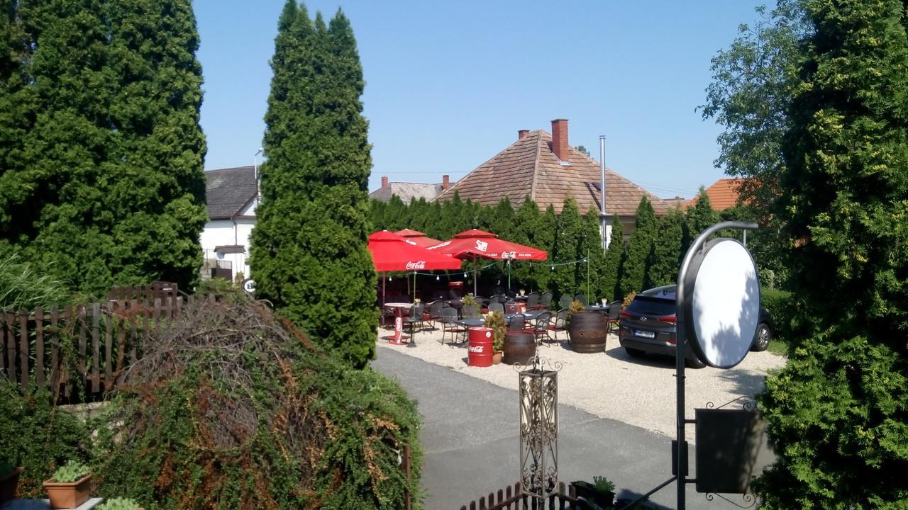 Fehérló Vendégház&Restaurant Bük Exterior foto